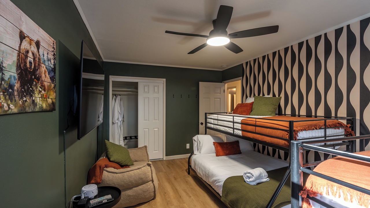 Photo of Bedroom in Summit Estates