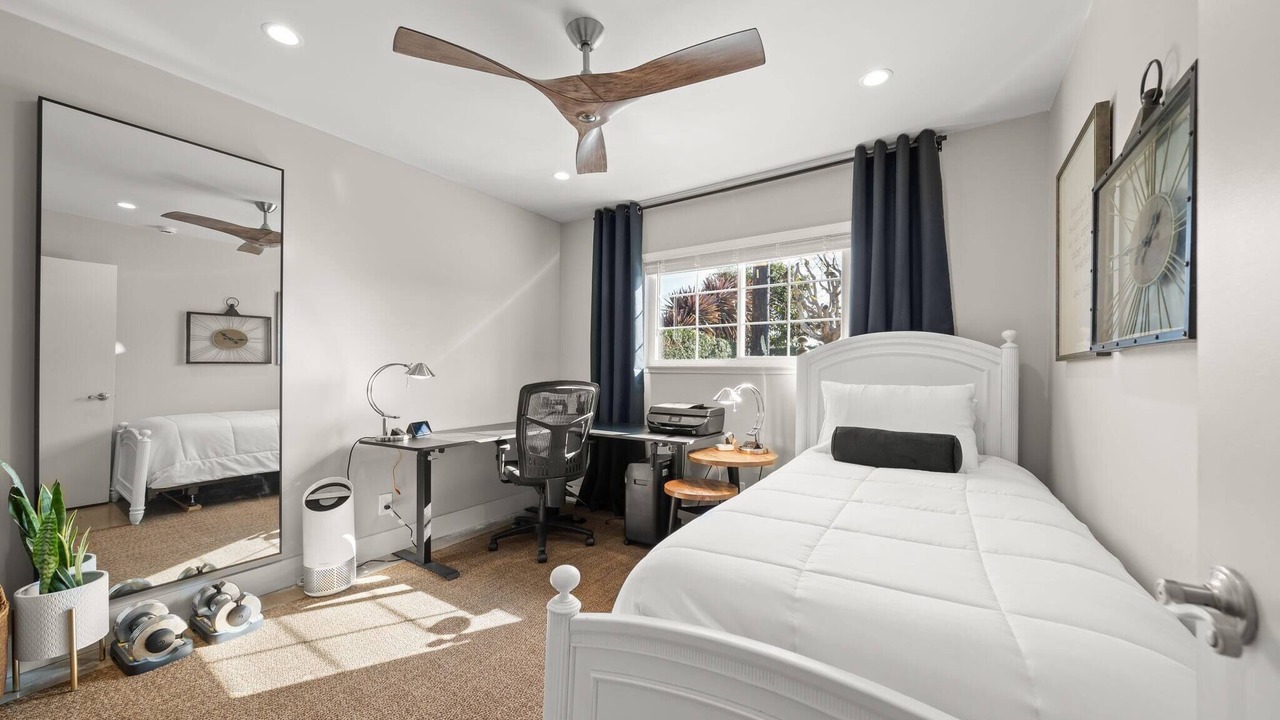 Photo of Bedroom in Huntington Beach