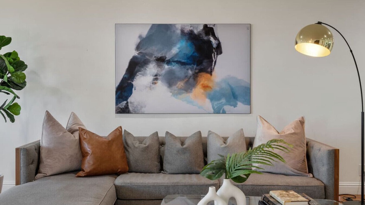Photo of Livingroom in Whittier