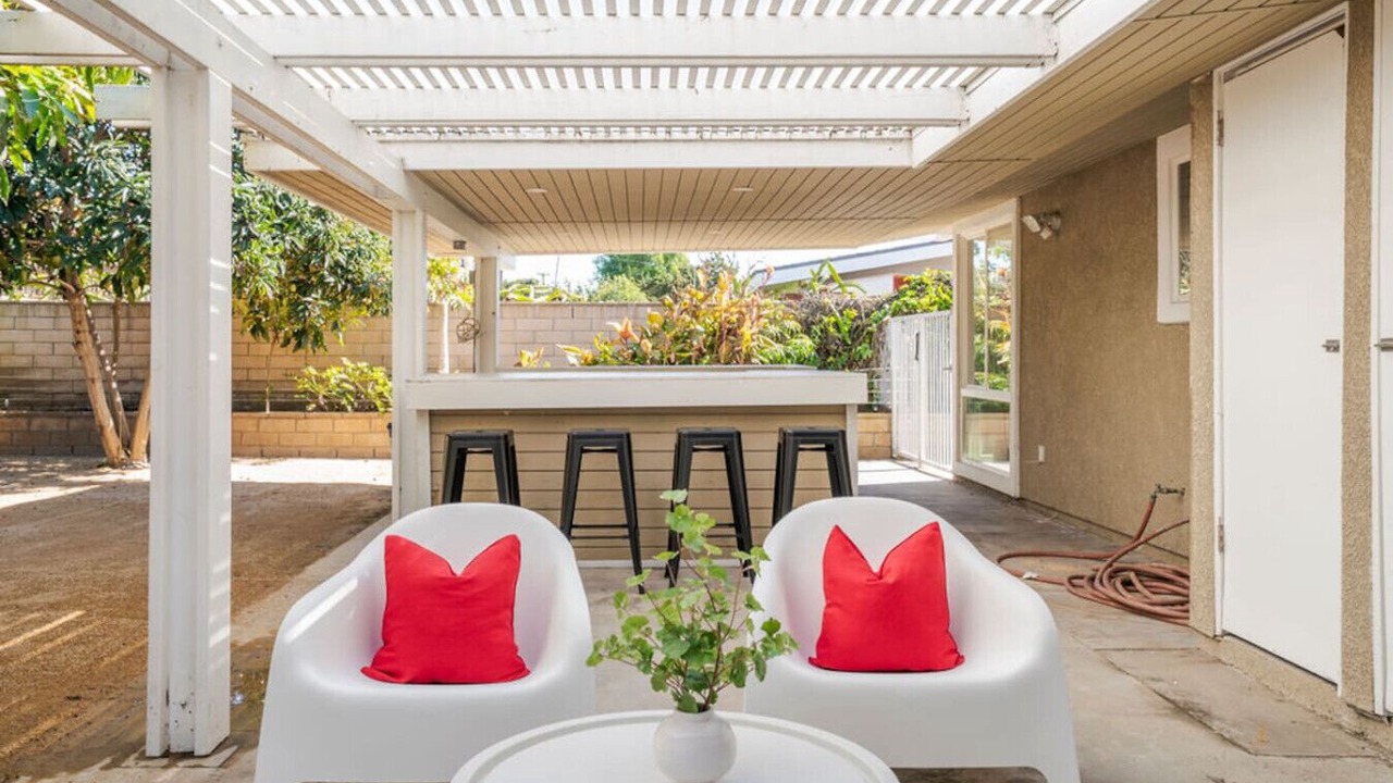Photo of Patio Balcony in Sherwood Forest and Thistle Development