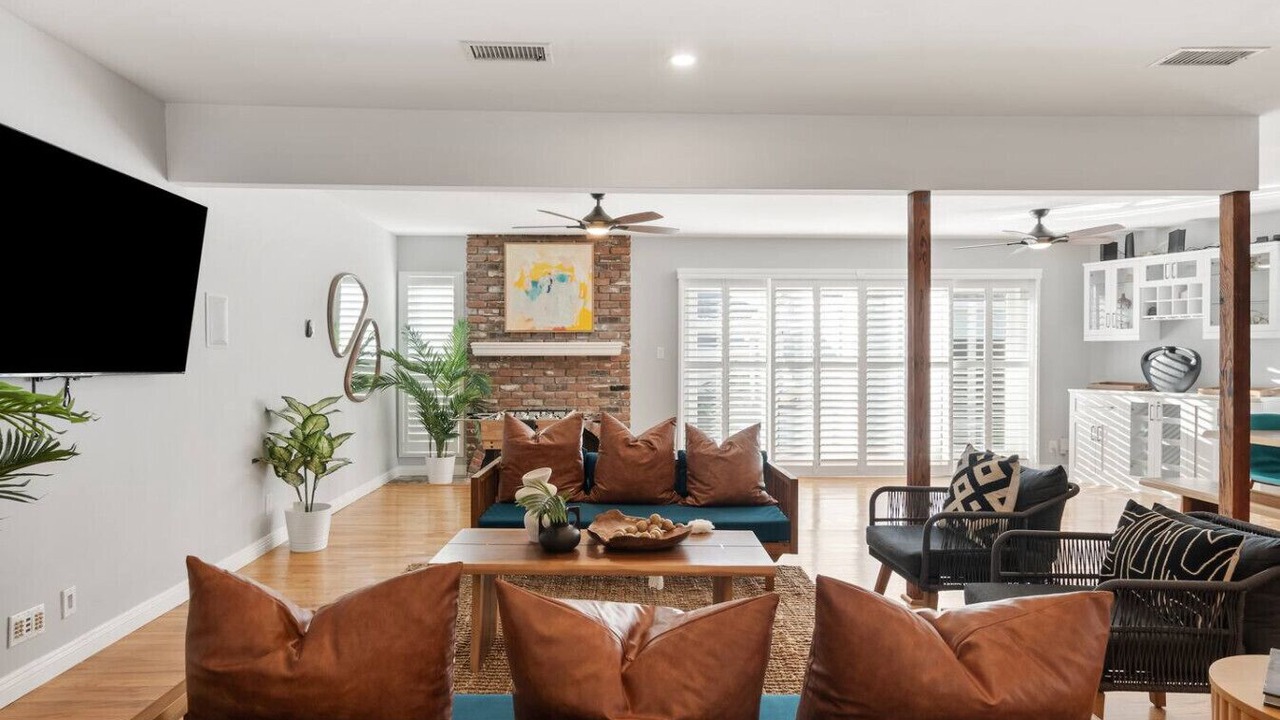 Photo of Livingroom in South of Conant