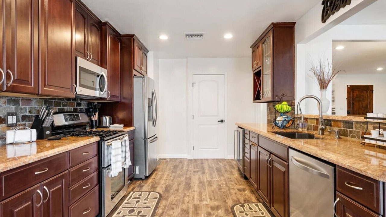 Photo of Kitchen in The Plaza