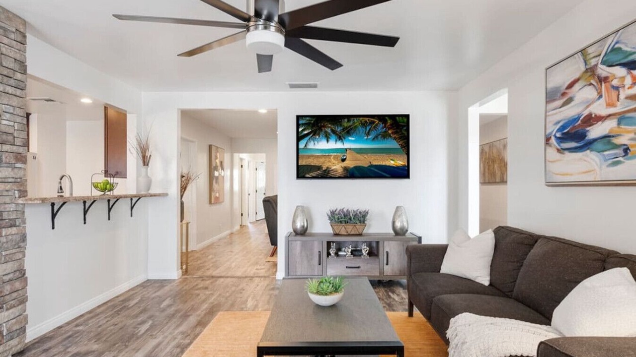 Photo of Livingroom in The Plaza