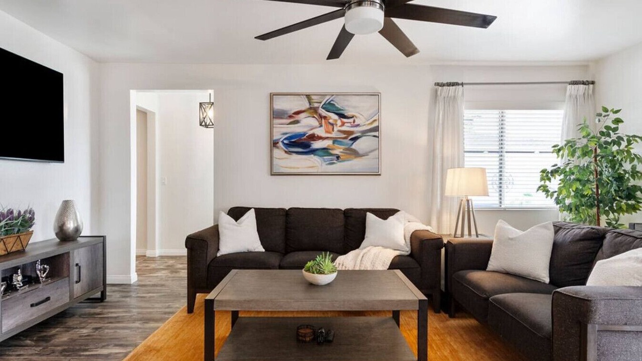 Photo of Livingroom in The Plaza