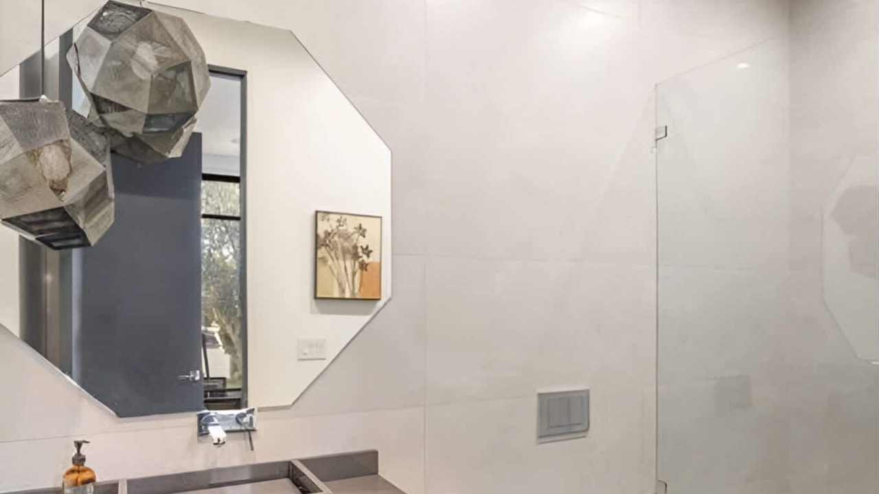Photo of Bathroom in Melrose