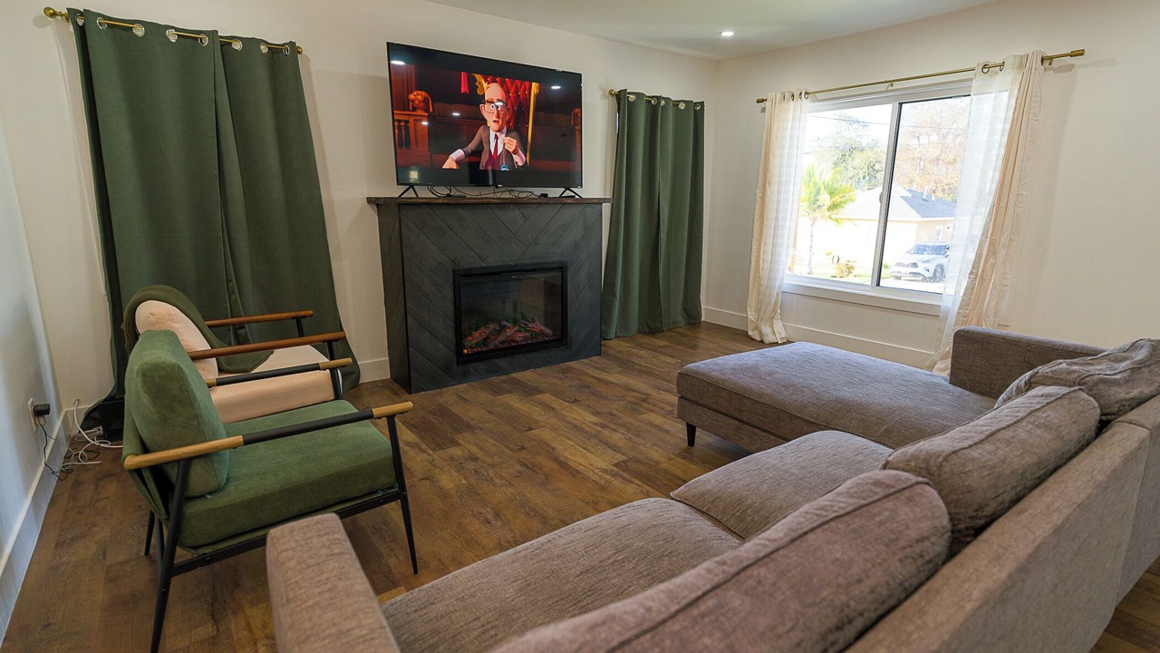 Photo of Livingroom in Whittier