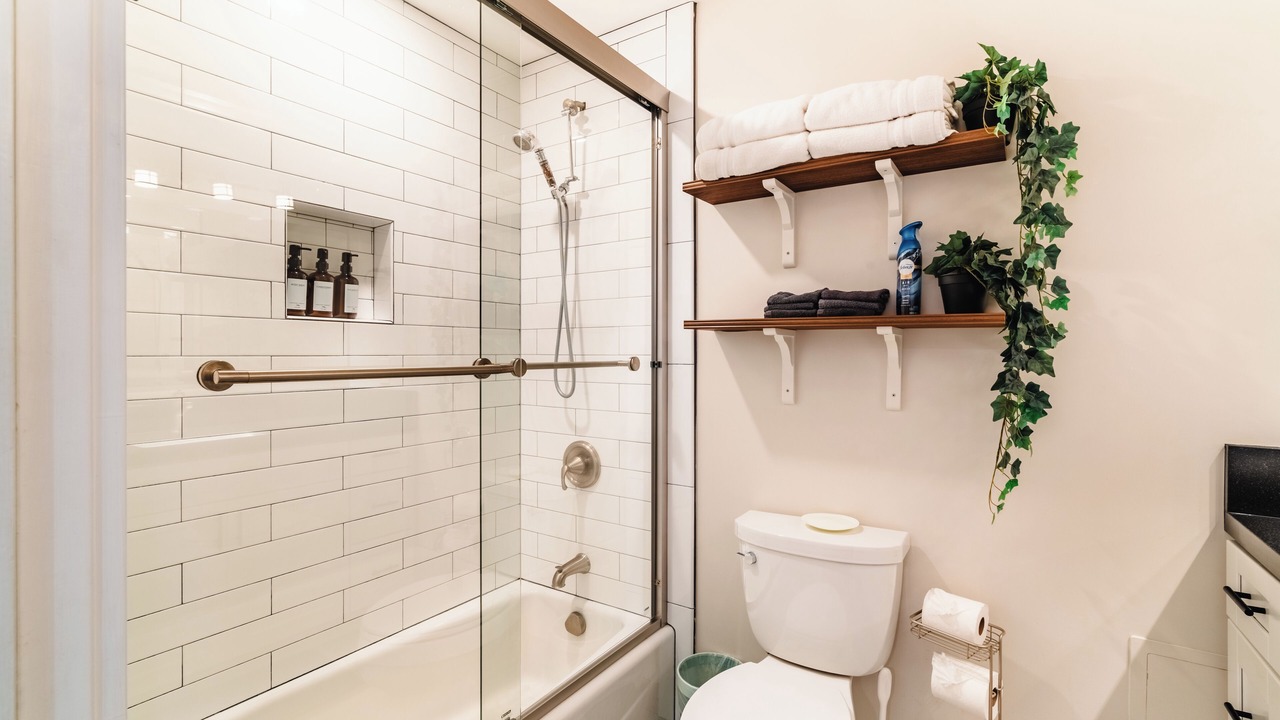 Photo of Bathroom in Alamitos Beach