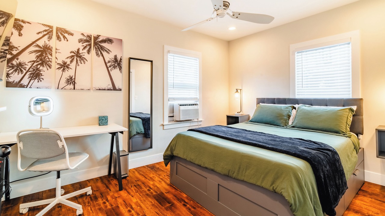 Photo of Bedroom in Alamitos Beach