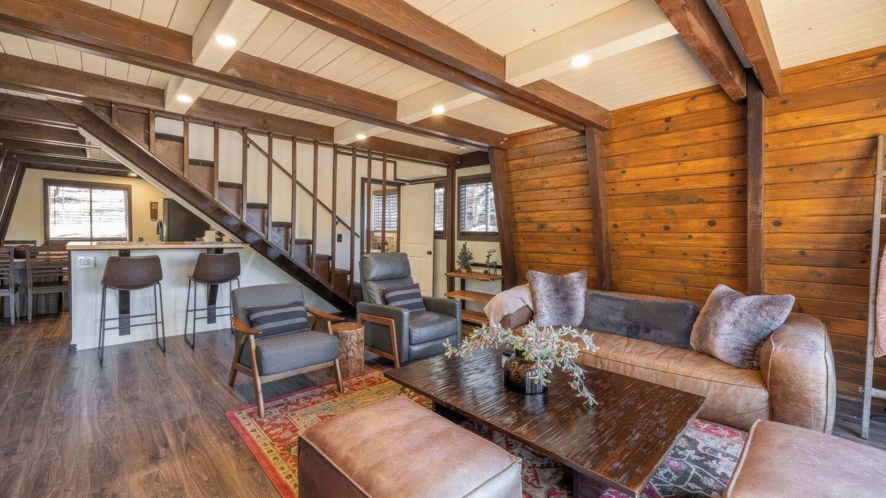 Photo of Livingroom in Whispering Forest