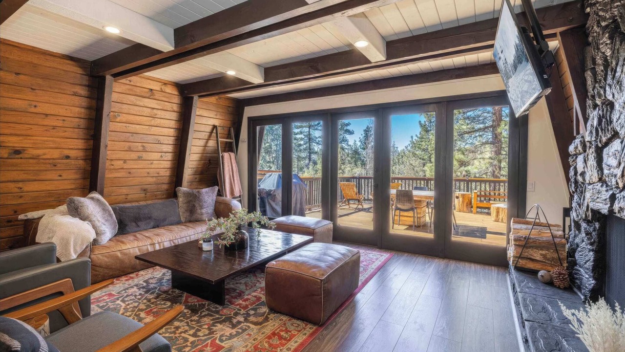 Photo of Livingroom in Whispering Forest