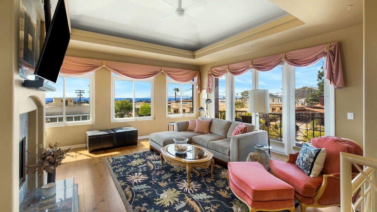 Photo of Livingroom in South Redondo