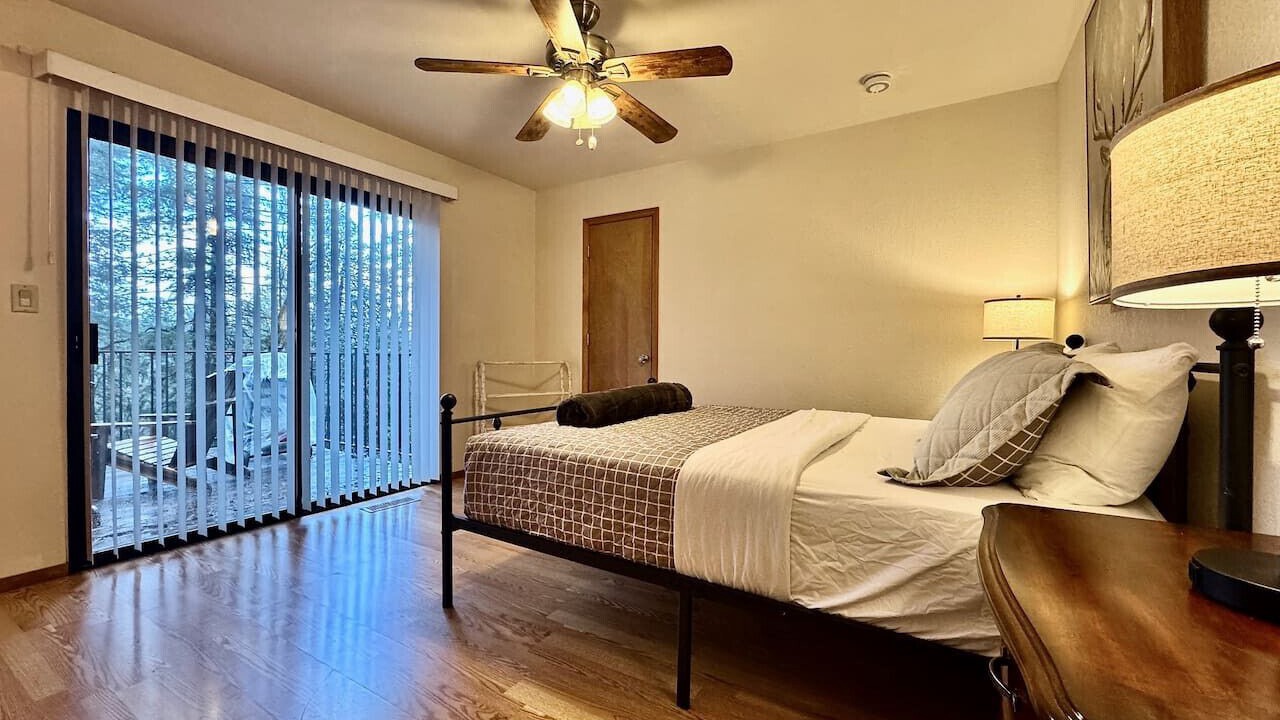 Photo of Bedroom in Pollock Pines