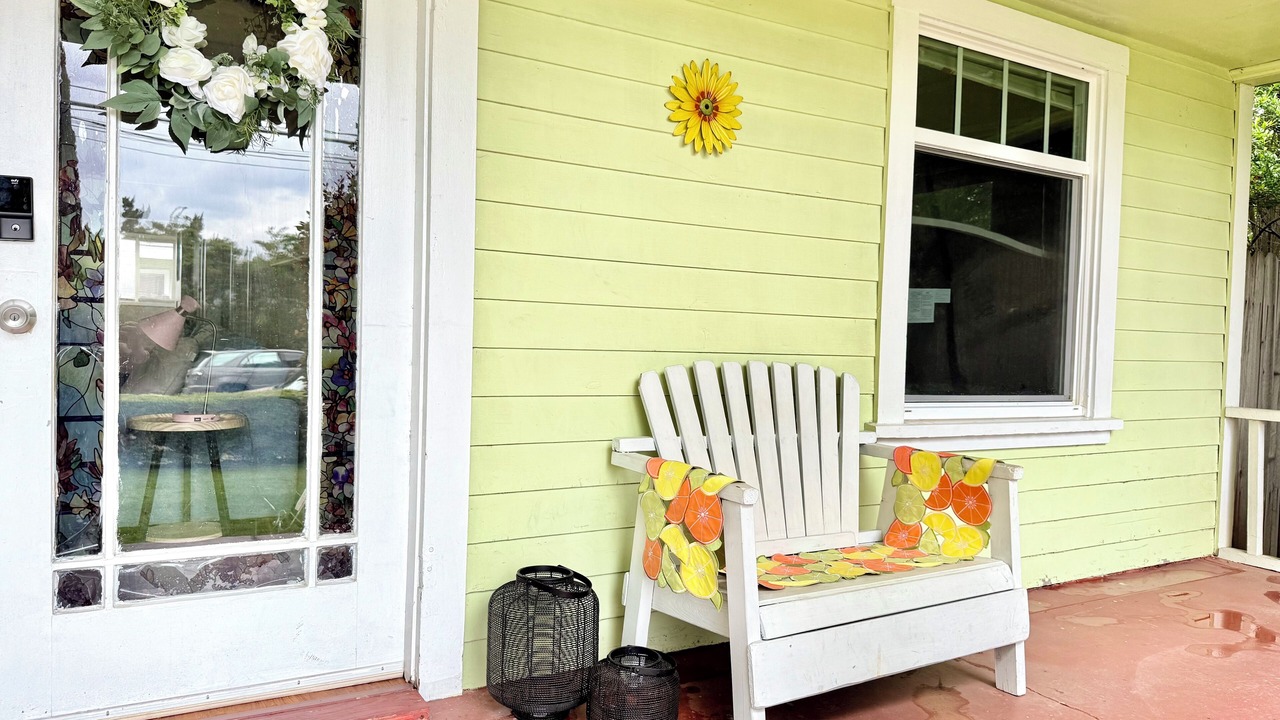 Photo of Patio Balcony in Mid Central