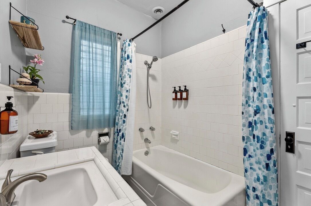 Photo of Bathroom in Alamitos Beach