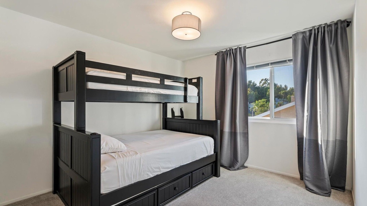 Photo of Bedroom in Mira Costa