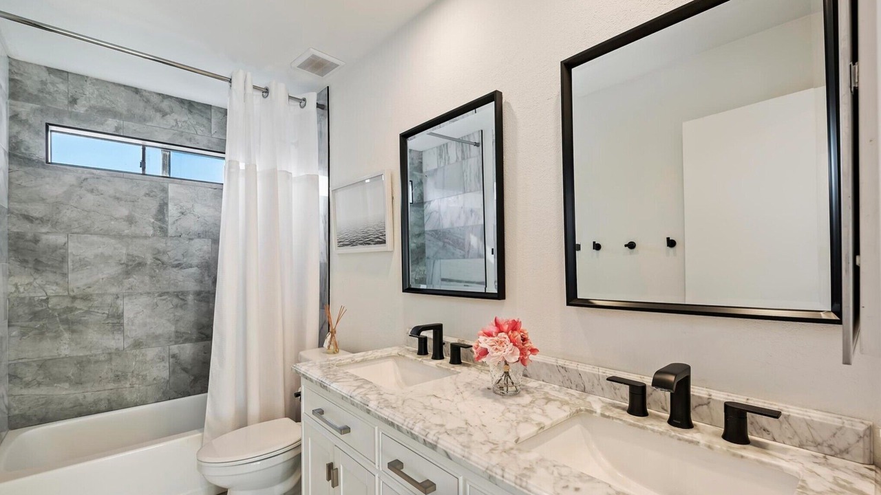 Photo of Bathroom in Mira Costa