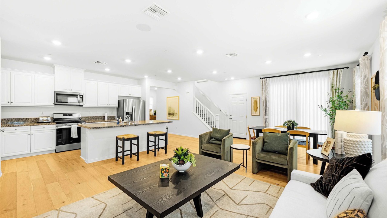 Photo of Livingroom in Ontario