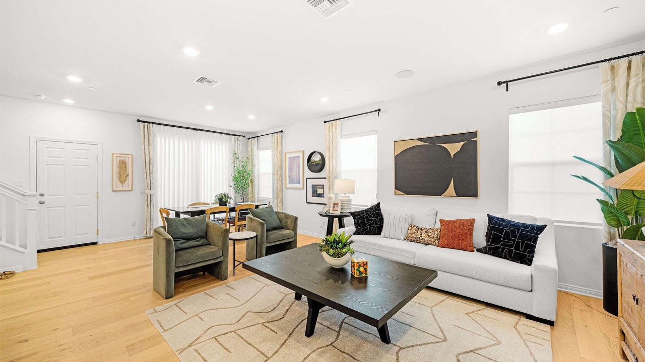Photo of Livingroom in Ontario