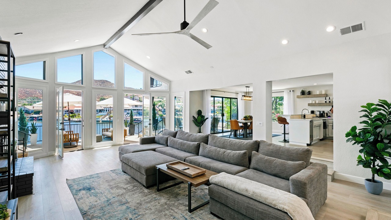 Photo of Livingroom in Canyon Lake