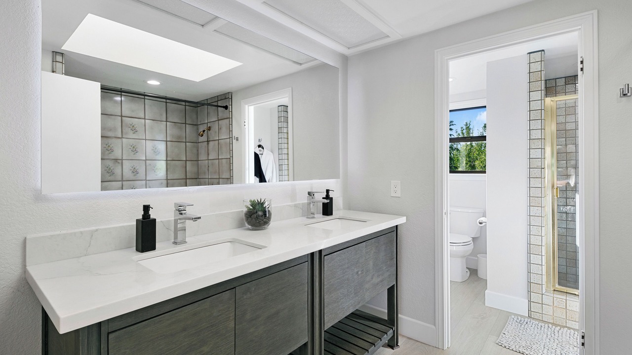 Photo of Bathroom in Canyon Lake