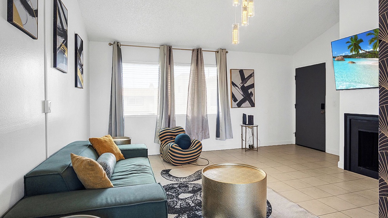 Photo of Livingroom in Fountain Valley