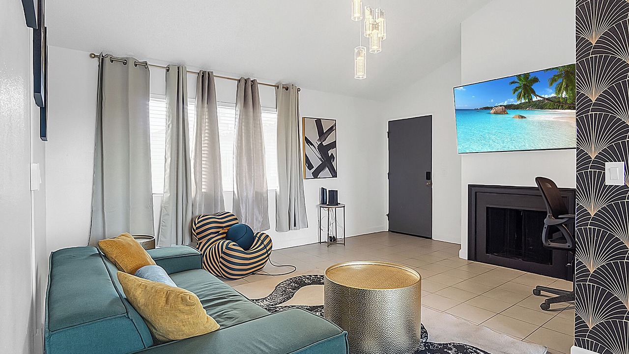 Photo of Livingroom in Fountain Valley