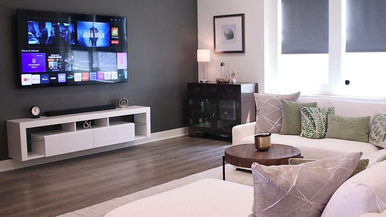 Photo of Livingroom in Platinum Triangle