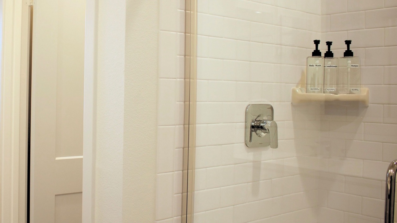 Photo of Bathroom in Platinum Triangle