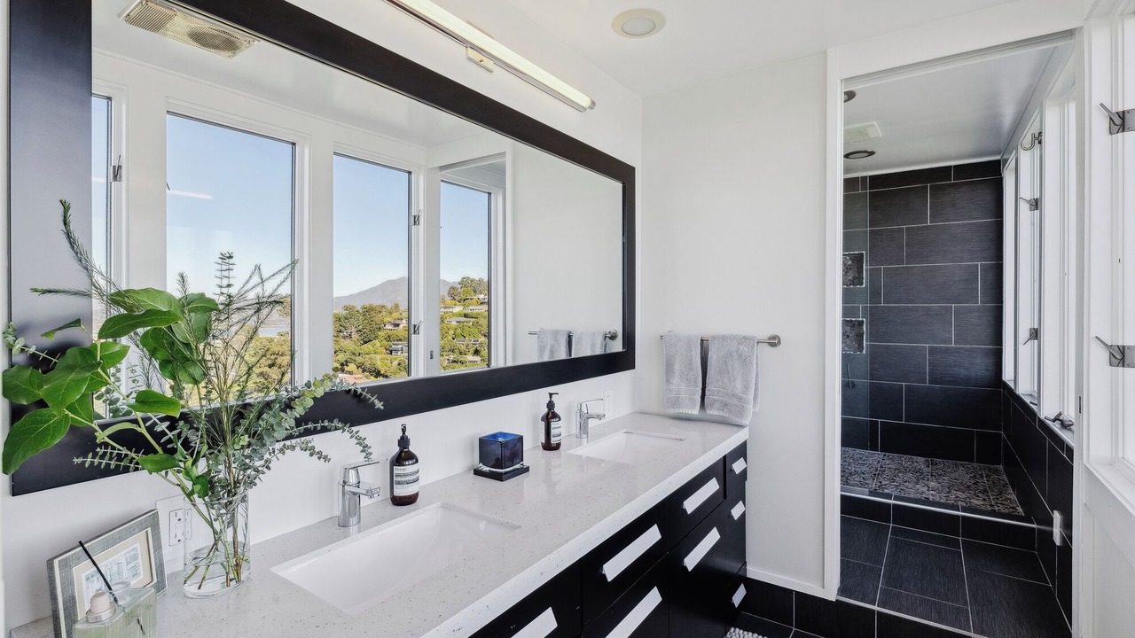 Photo of Bathroom in Sausalito