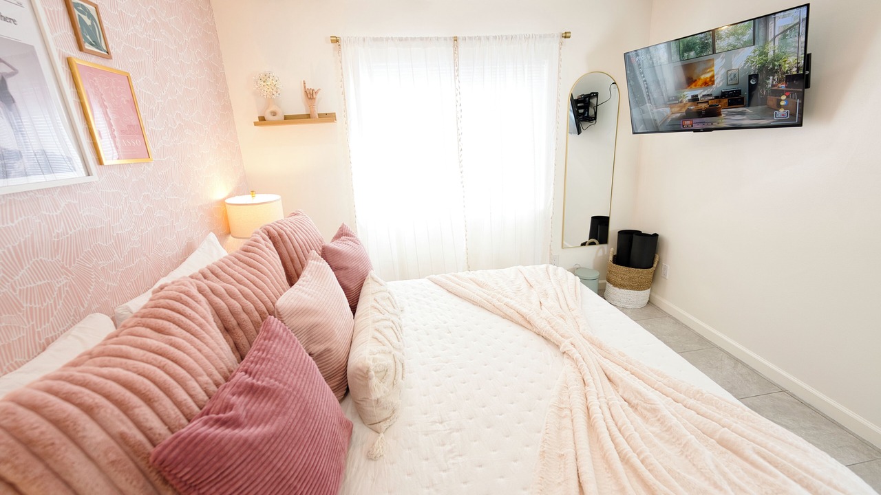 Photo of Bedroom in Hawthorne