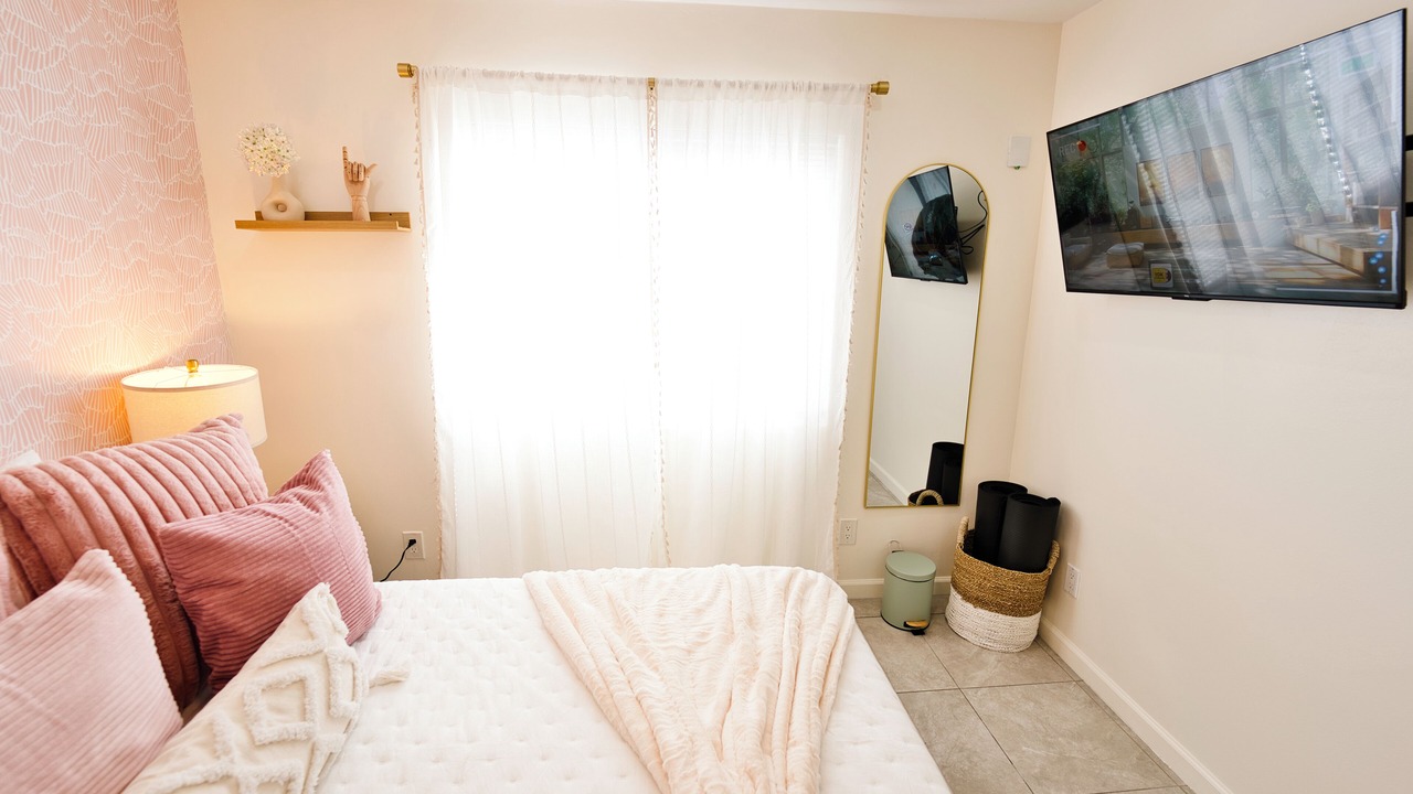 Photo of Bedroom in Hawthorne