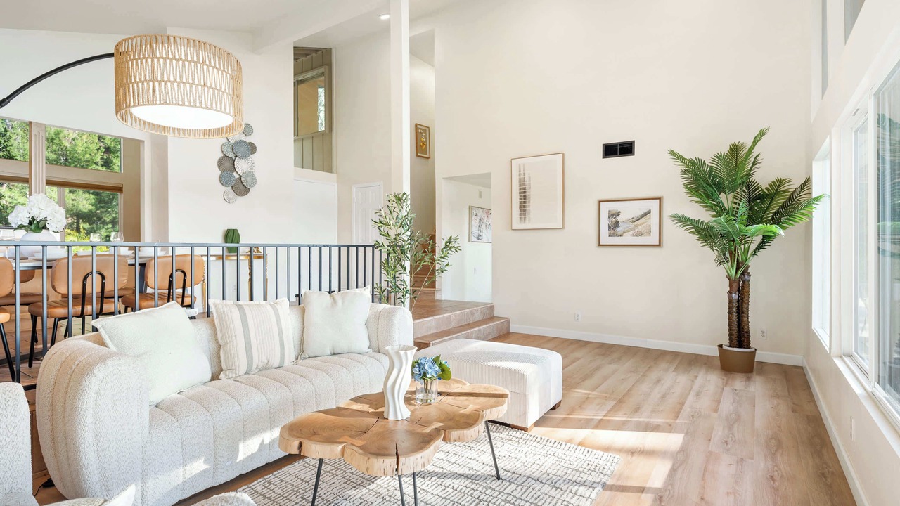 Photo of Livingroom in North Tustin