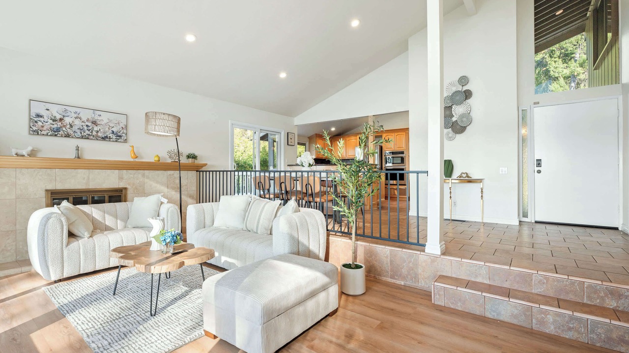 Photo of Livingroom in North Tustin