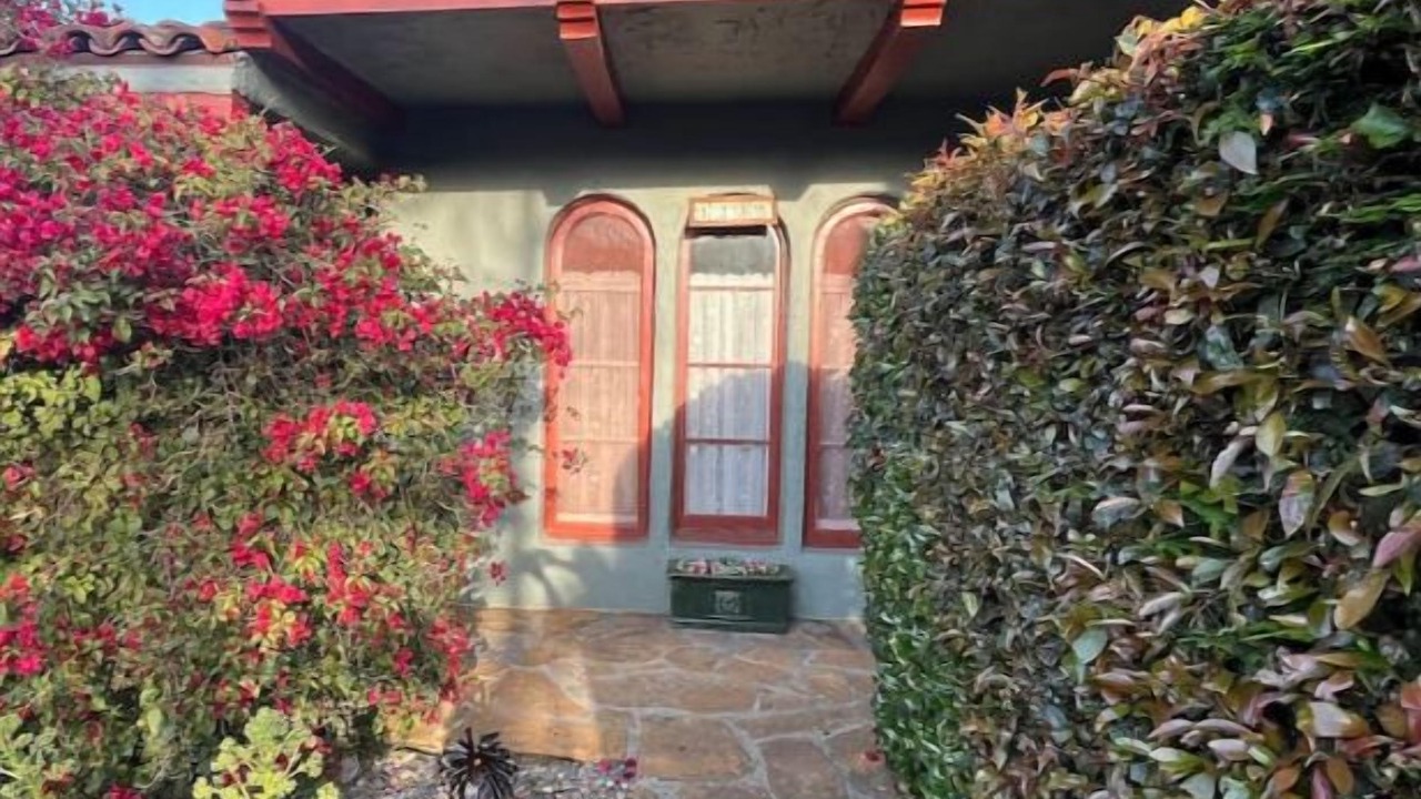 Photo of Outdoor in Mid-Wilshire
