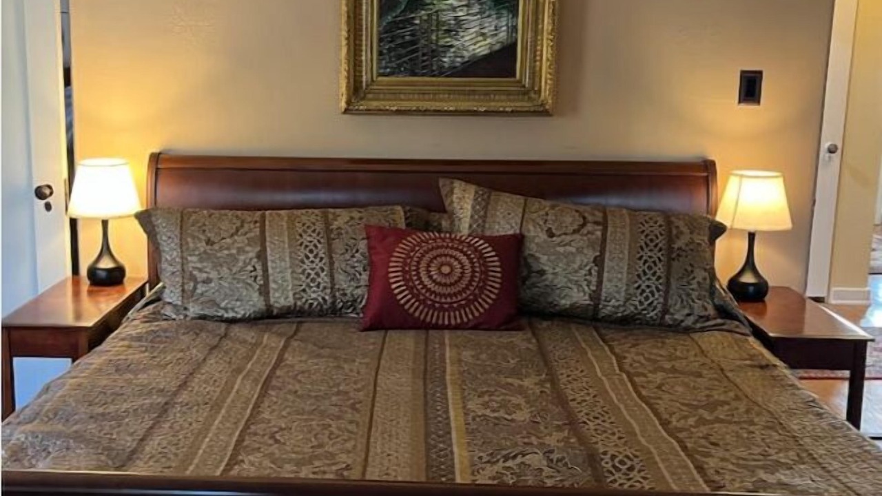 Photo of Bedroom in Mid-Wilshire