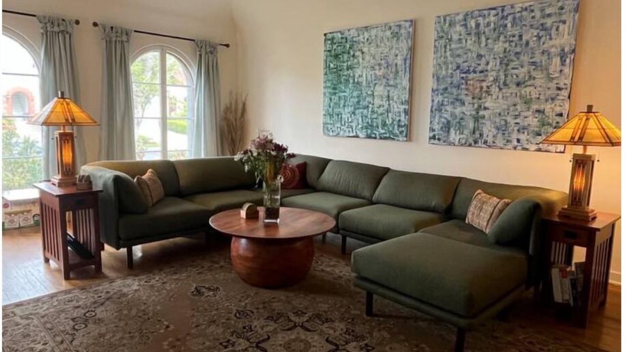 Photo of Livingroom in Mid-Wilshire