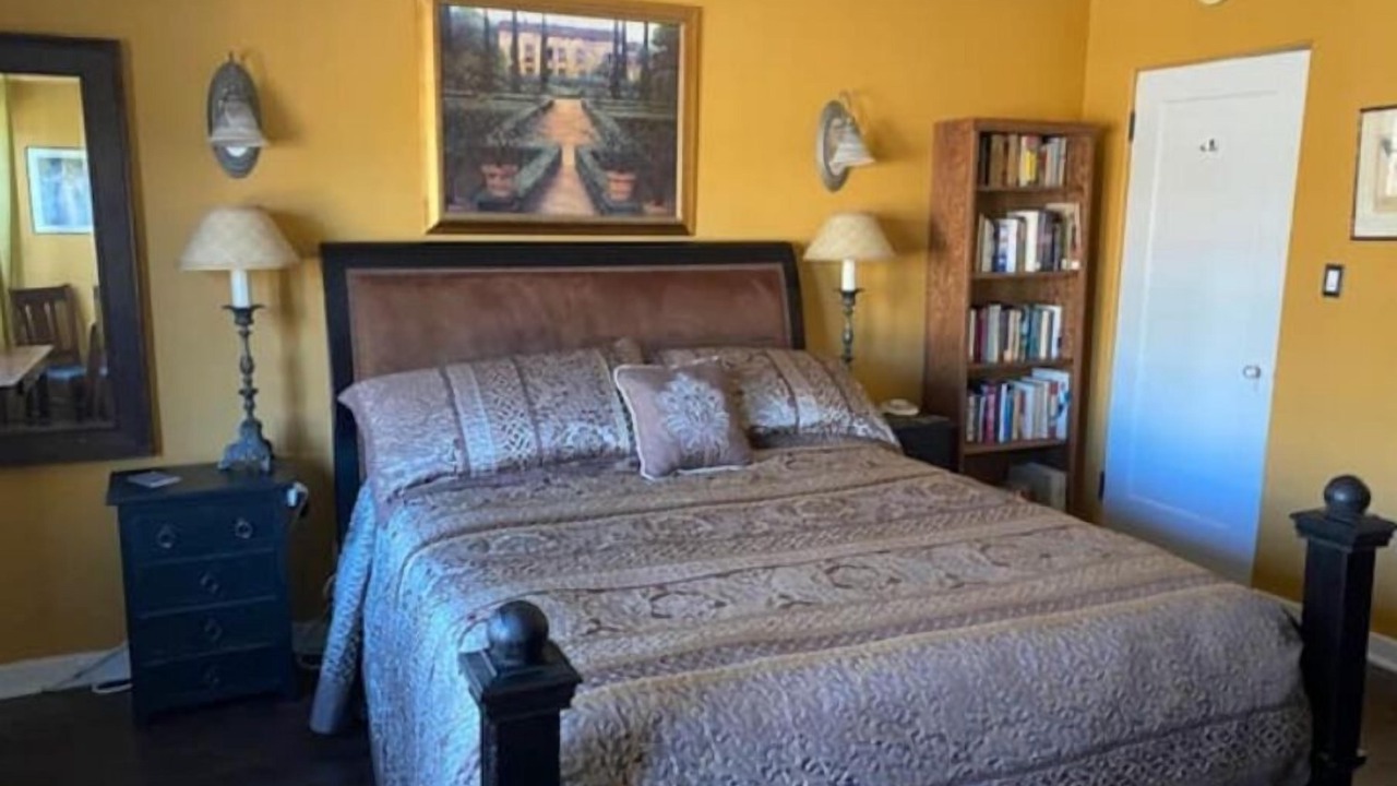 Photo of Bedroom in Mid-Wilshire