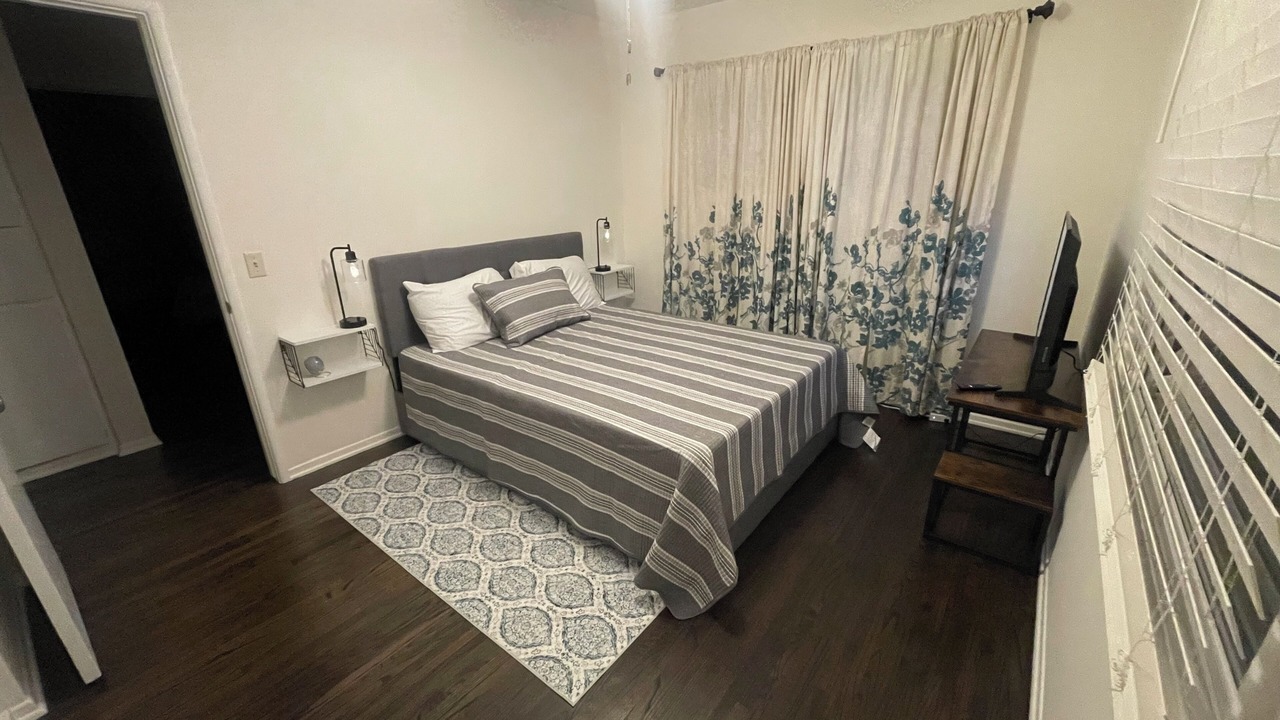 Photo of Bedroom in Inglewood