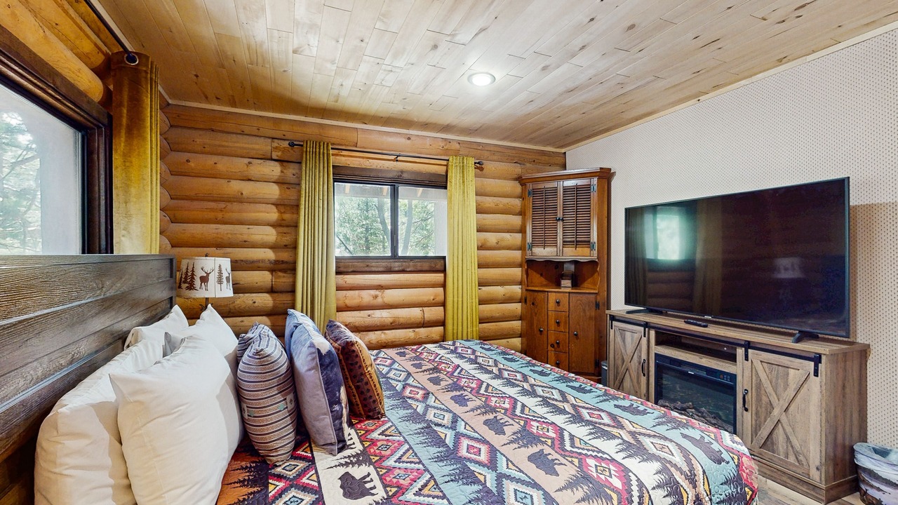 Photo of Bedroom in Twin Peaks