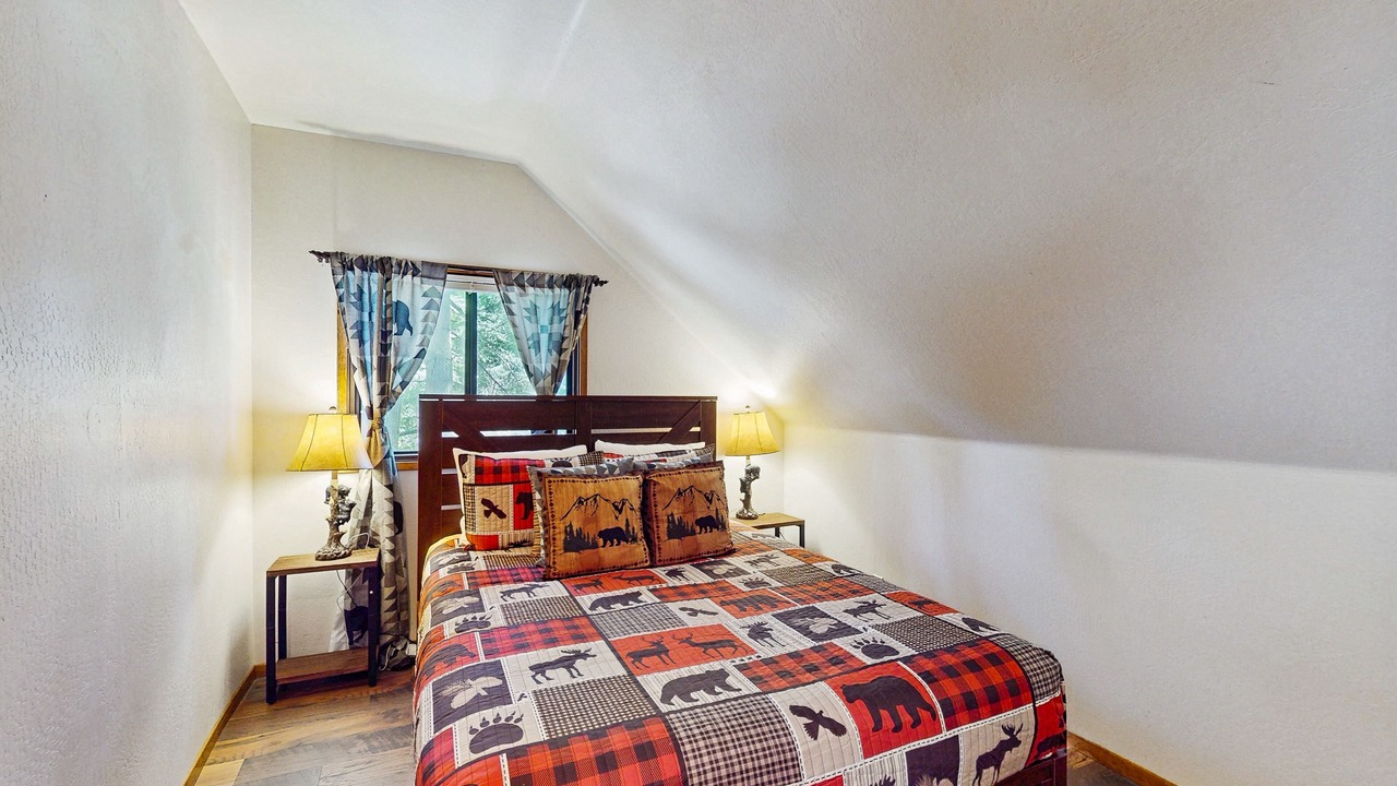 Photo of Bedroom in Twin Peaks