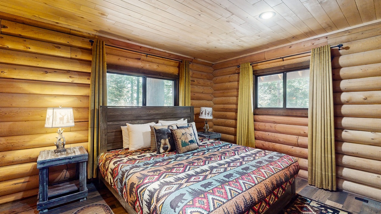 Photo of Bedroom in Twin Peaks