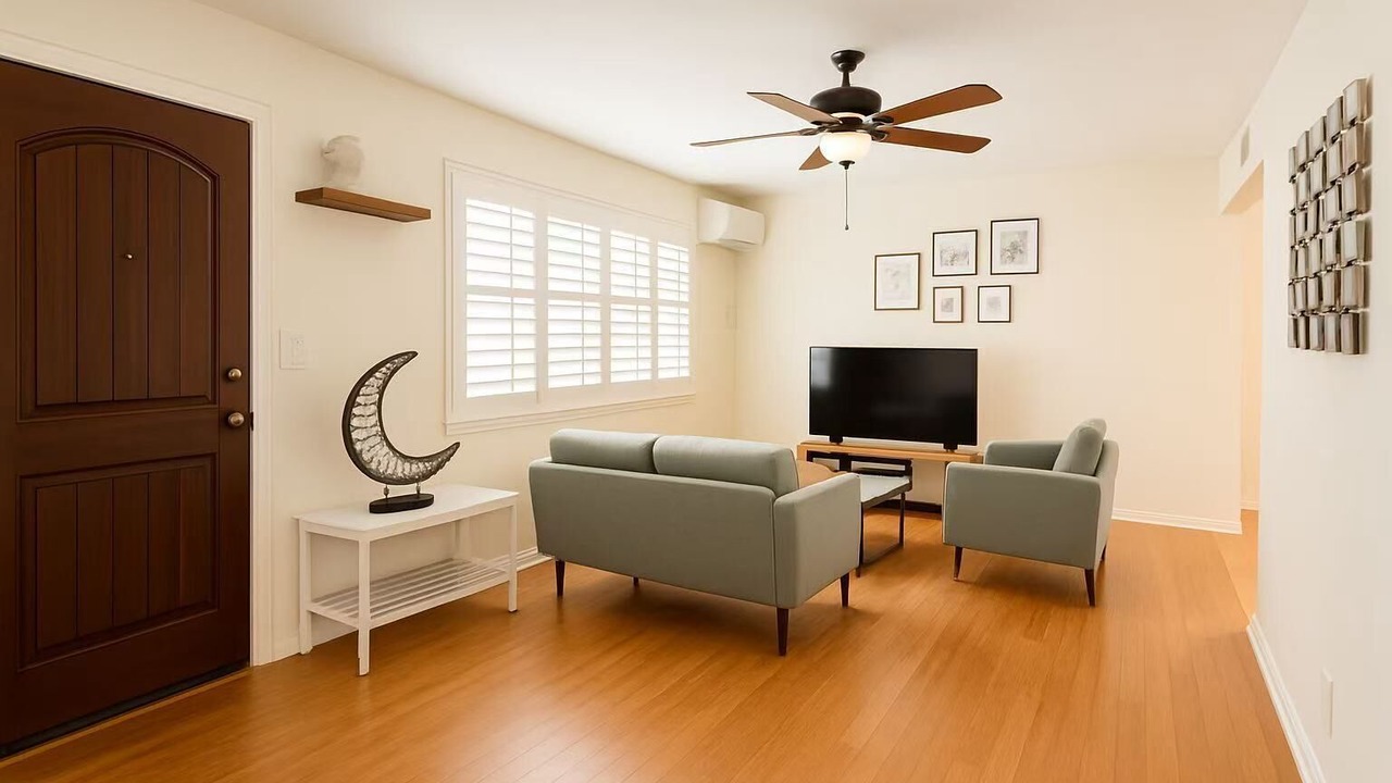 Photo of Livingroom in North Central
