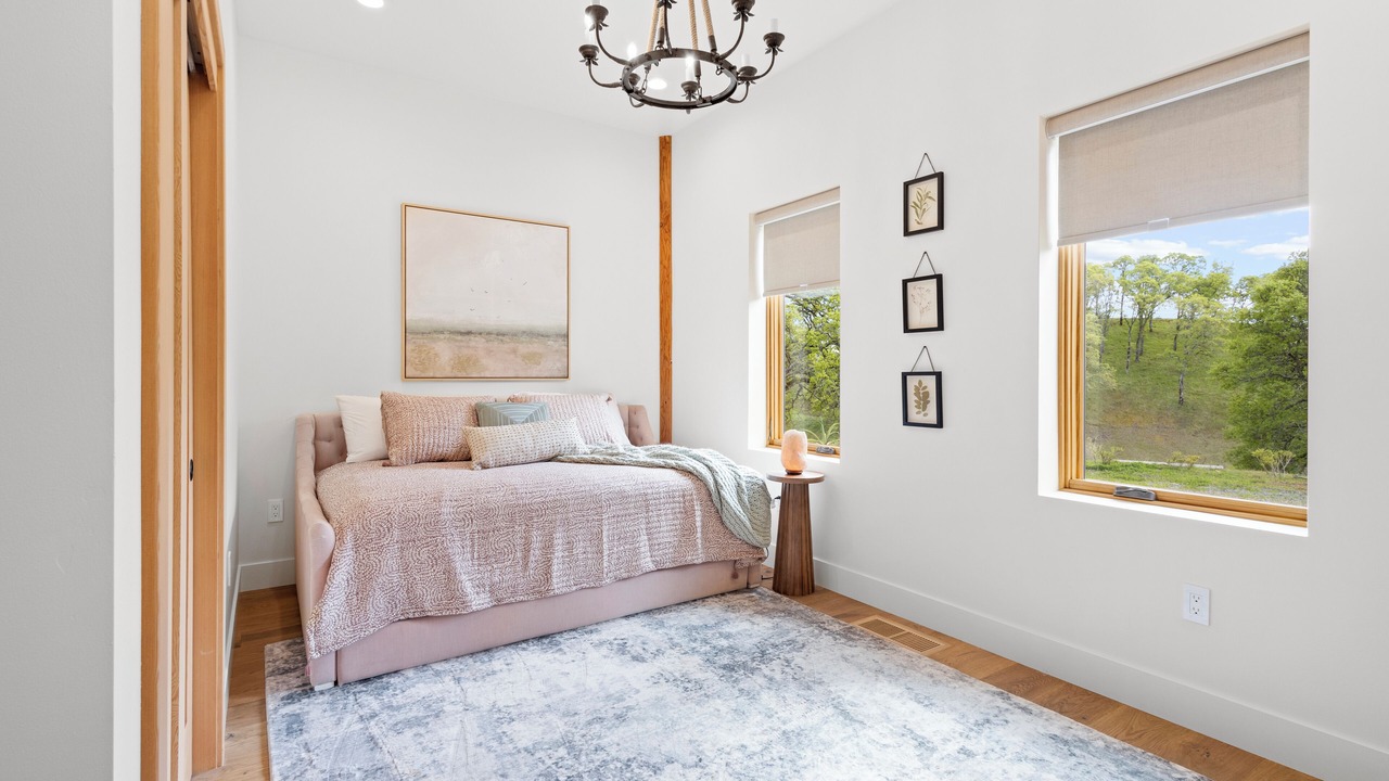Photo of Bedroom in Nut Tree