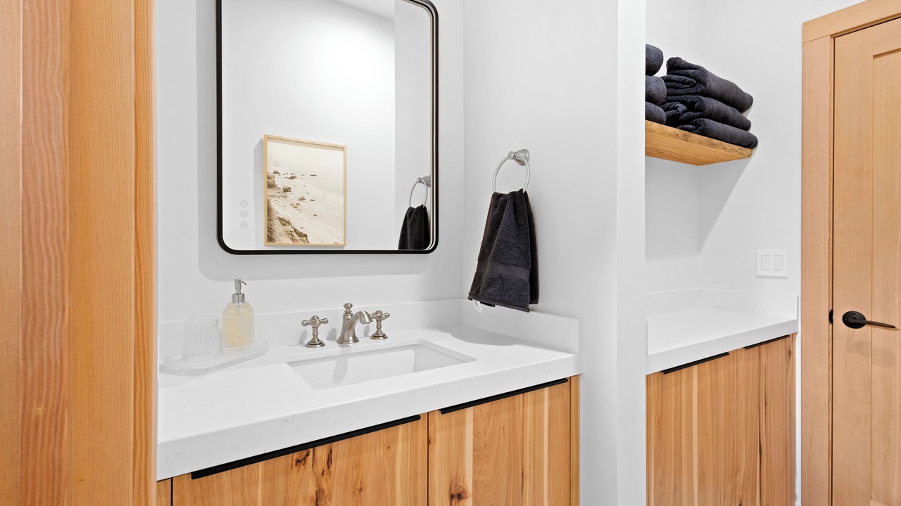 Photo of Bathroom in Nut Tree