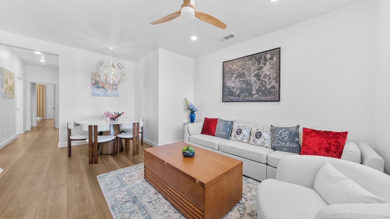 Photo of Livingroom in Mira Loma