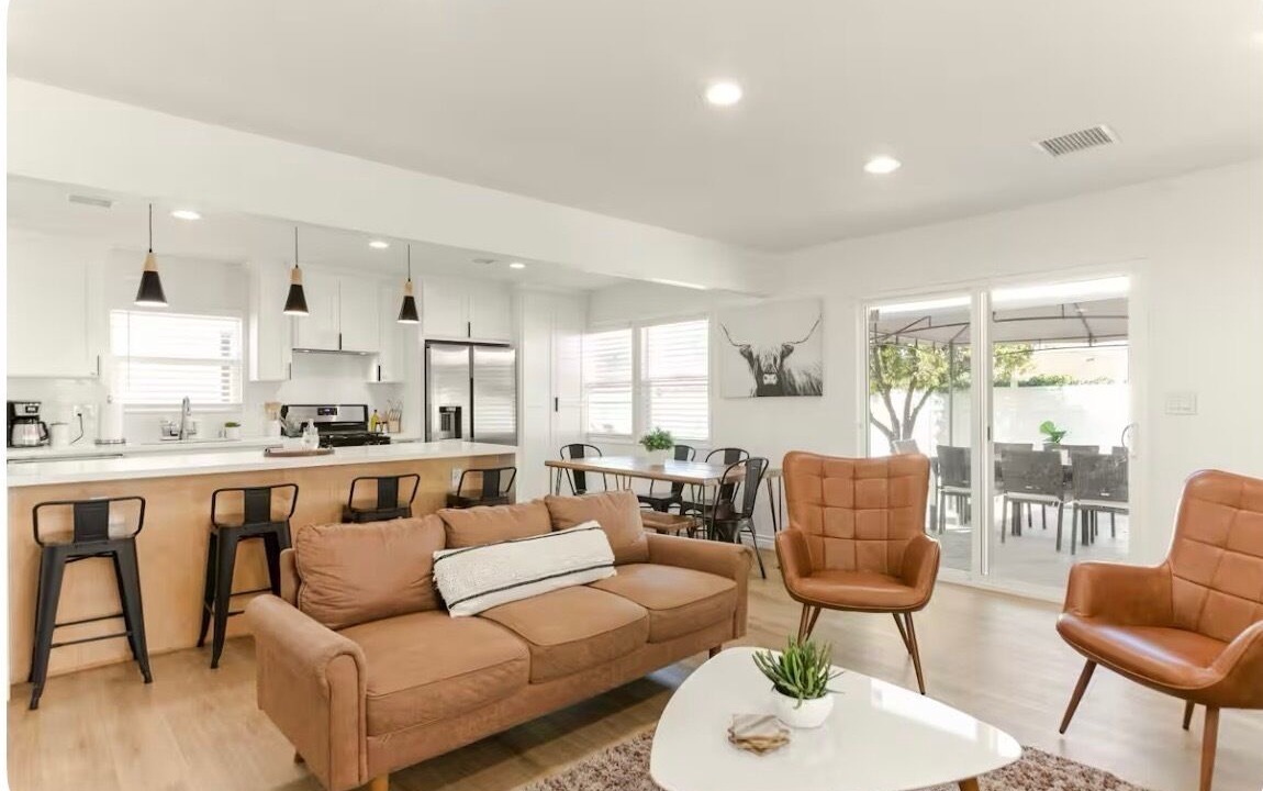 Photo of Livingroom in Westmont