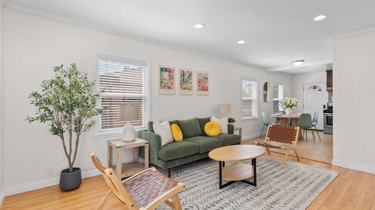 Photo of Livingroom in Burbank