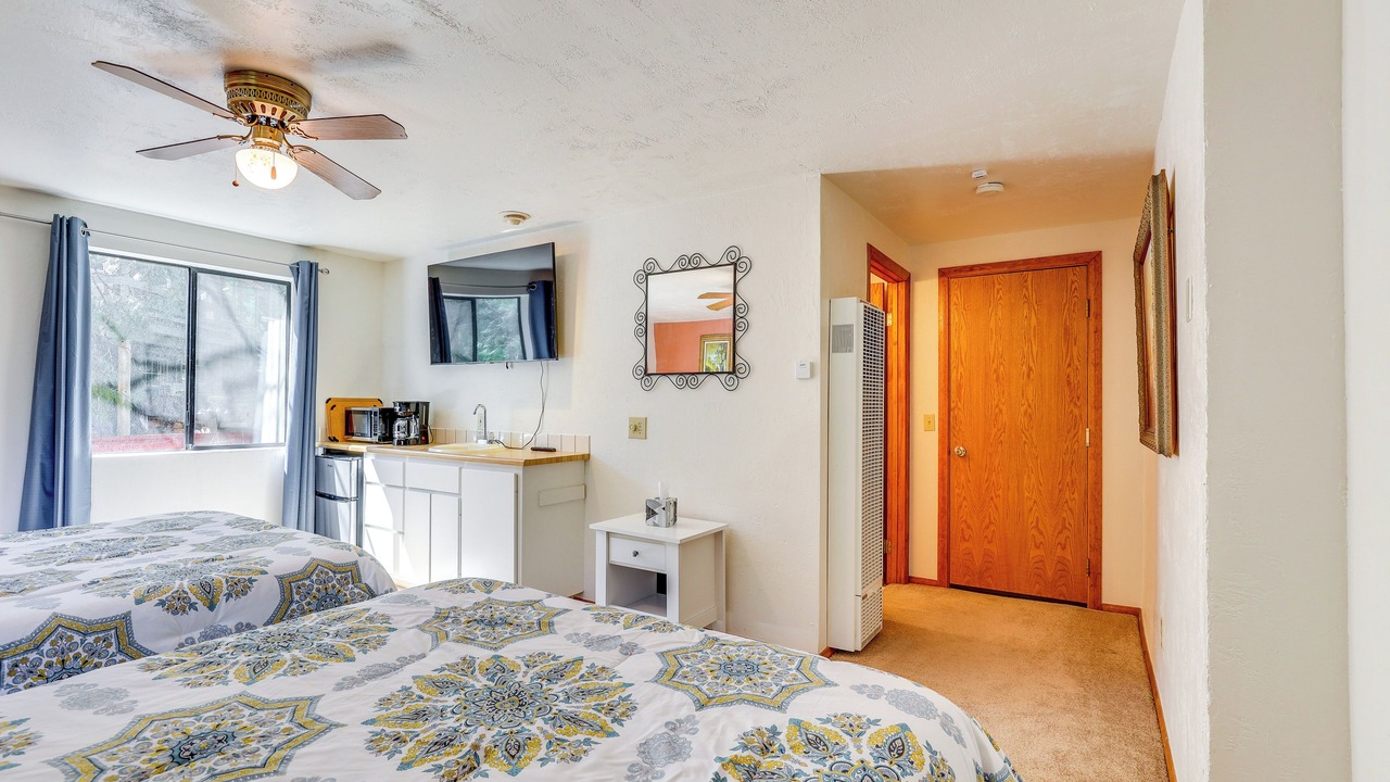 Photo of Bedroom in Idyllwild