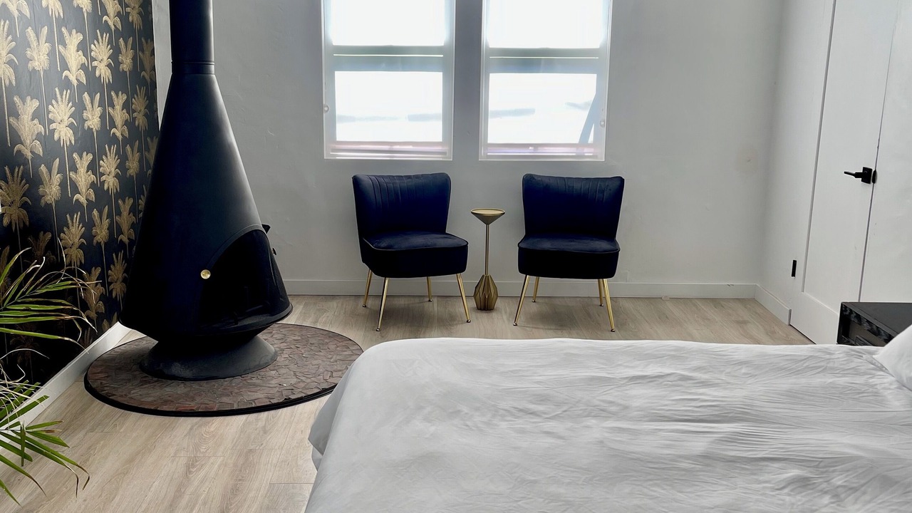Photo of Bedroom in NoHo Arts District
