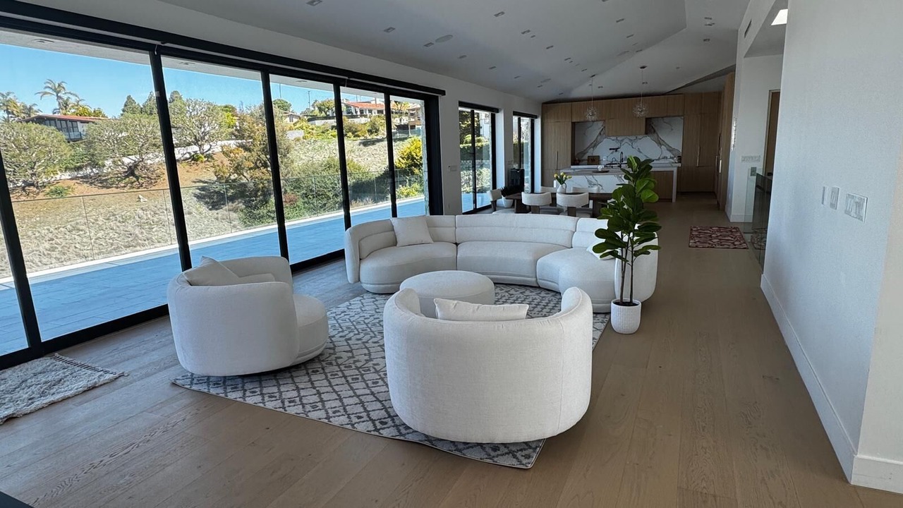 Photo of Livingroom in Palos Verdes Estates